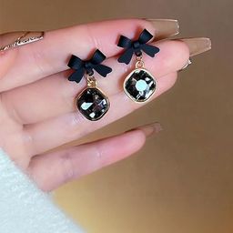 Eyes Blings Black Earrings-image-97