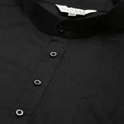 SOJANYA PLUS Men Plus Size Black Solid Kurta & Churidar Comes With a Nehru Jacket image 3
