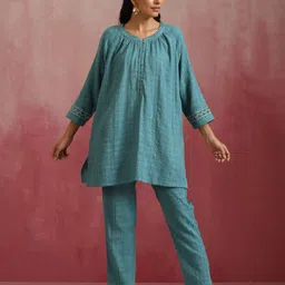 trueBrowns Round Neck Top With Trouser Co-Ords-image-14