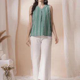 KAMI KUBI Women Abstract Printed V-Neck Cotton Top-picture-10