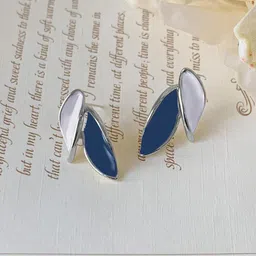 VAGHBHATT Silver-Plated Leaf Shaped Enamelled Studs image 4