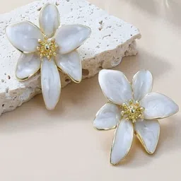 PASU FASHION Gold-Plated Pearls Beaded Floral Studs-19