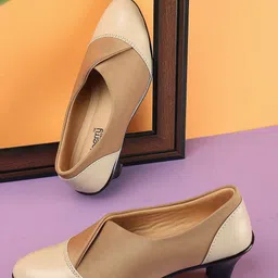 DressBerry Women Colourblocked Kitten Heeled Pumps-14