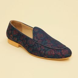 Manyavar Men Floral Patterned Ethnic Mojaris-image-19