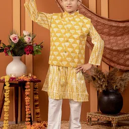 Biglilpeople Boys Floral Printed Regular Pure Cotton Kurta with Pyjamas-35