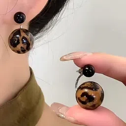 SEAA ENTERPRISES Leopard Print Gold Plated Artificial Beads Korean Circular Shaped Studs image 5