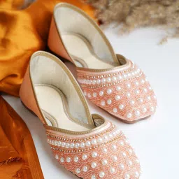 Froh Feet Women Embellished Ethnic Mojaris Flats-46