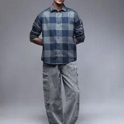 Paper Cut Oversized Checked Cotton Spread Collar Casual Shirt-picture-45