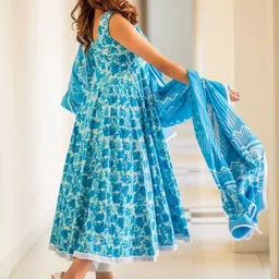 DIVASTRI Floral Printed Regular Anarkali Kurta with Trousers & Dupatta image 2