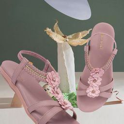 DIVASTRI Women Round Toe Open Toe Flats-44