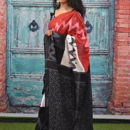 TROPWEAR Geometric Printed Block Print Saree image 3