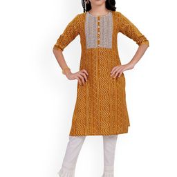 MASTARANG Girls Floral Embroidered Kurti with Trousers-57