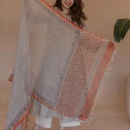 THE INDIAN ETHNIC CO Printed Block Print Dupatta-picture-2