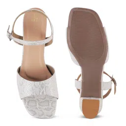 Tresmode Printed Block Sandals with Buckles image 4