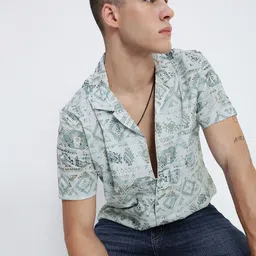 SHOWOFF Geometric Printed Comfort Spread Collar Relaxed Fit Shirt-image-3