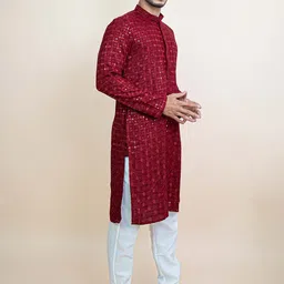 KUNDALI KAKSHAY Men Embroidered Regular Sequinned Kurta with Pyjamas image 4
