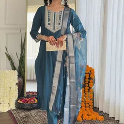 PARNAVI Women Ethnic Motifs Yoke Design Regular Thread Work Kurta with Trousers & With Dupatta-image-1