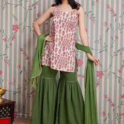 Ode by House of Pataudi Floral Printed Shoulder Straps Pure Cotton Kurti Sharara & Dupatta-picture-31