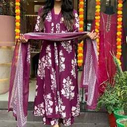 AADAT Women Floral Printed Regular Kurta with Palazzos & With Dupatta-picture-28
