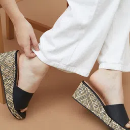 Ginger by Lifestyle Women Printed Wedge-46