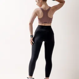 STRCH Medium Coverage Bra image 3