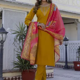 Navlik Women Floral Embroidered Kurta with Trouser & Dupatta-image-24