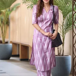 GoSriKi Women Geometric Printed Kurta with Trousers-49