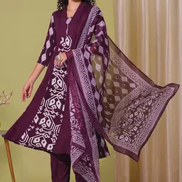 DIVASTRI Ethnic Motifs Printed V-Neck A-Line Kurta With Trousers & Dupatta-picture-40