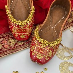 PehnawaCraft Women Printed Leather Mojaris-image-35