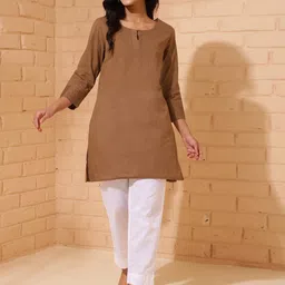 Fabindia Slim-Fit Keyhole Neck Cotton Straight Kurti-image-23