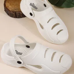 The Roadster Lifestyle Co Men Self Design Clogs-picture-52