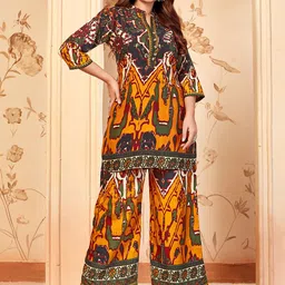 Divyadham Textiles Printed V-Neck Three Fourth Sleeve Tunic With Palazzos Co-Ords-picture-49