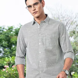 INVICTUS Men Premium Slim Fit Vertical Striped Spread Collar Cotton Casual Shirt-image-83
