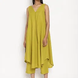 Aasira Women Regular Pure Cotton Kurta with Trousers-33