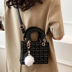 CORSICA Textured Shopper Handheld Bag With Tasselled-picture-26
