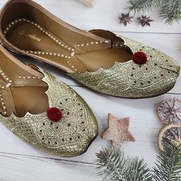 Fulkari Women Embellished Ethnic Mojaris Flats-image-79