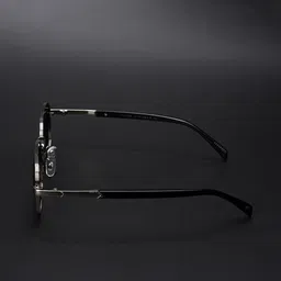 Voyage Unisex Square Sunglasses with Polarised and UV Protected Lens image 4