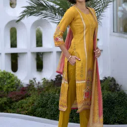 BE IN TEXO FAB Women Ethnic Motifs Printed Regular Kurta with Trousers & With Dupatta image 4
