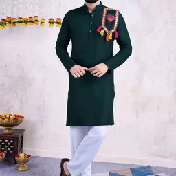 SHUBHVASTRA Men Geometric Striped Kurta-43