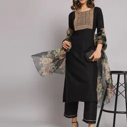 VredeVogel Floral Embroidered Sequinned Kurta With Trousers & Dupatta-picture-11