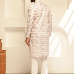 SOJANYA Men Printed Regular Kurta with Pyjamas image 3