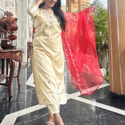 VredeVogel Women Floral Embroidered Regular Thread Work Kurta with Trousers & With Dupatta-image-91