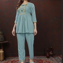 DIVASTRI Women Floral Printed Regular Gotta Patti Pure Cotton Top with Trousers-picture-27
