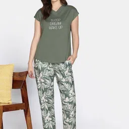 Zivame Women Floral Printed T-shirt Pyjamas Night suit-image-68