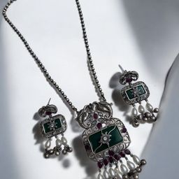 Sangria German Silver-Plated Stone-Studded & Beaded Jewellery Set-image-24