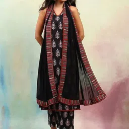 V.S.Creation Printed Pure Cotton Sleeveless V-Neck Straight Kurta With Trousers & Dupatta-picture-25