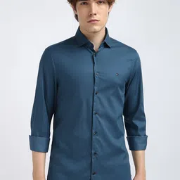 Tommy Hilfiger Men Cutaway Collar Solid Cotton Slim Fit Casual Shirt-picture-33