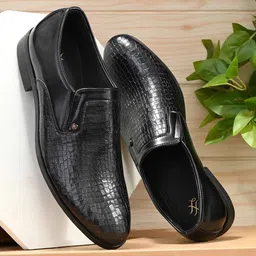 House of Pataudi Men Textured Formal Loafers-image-35