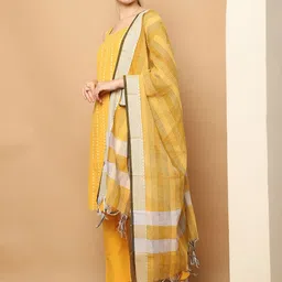 Jompers Women Regular Kurta with Trousers & With Dupatta image 5