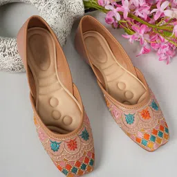 SAPATOS Women Embellished Square Toe Mojaris-43